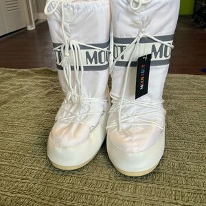 Original White Moon Boots- Tall NWT